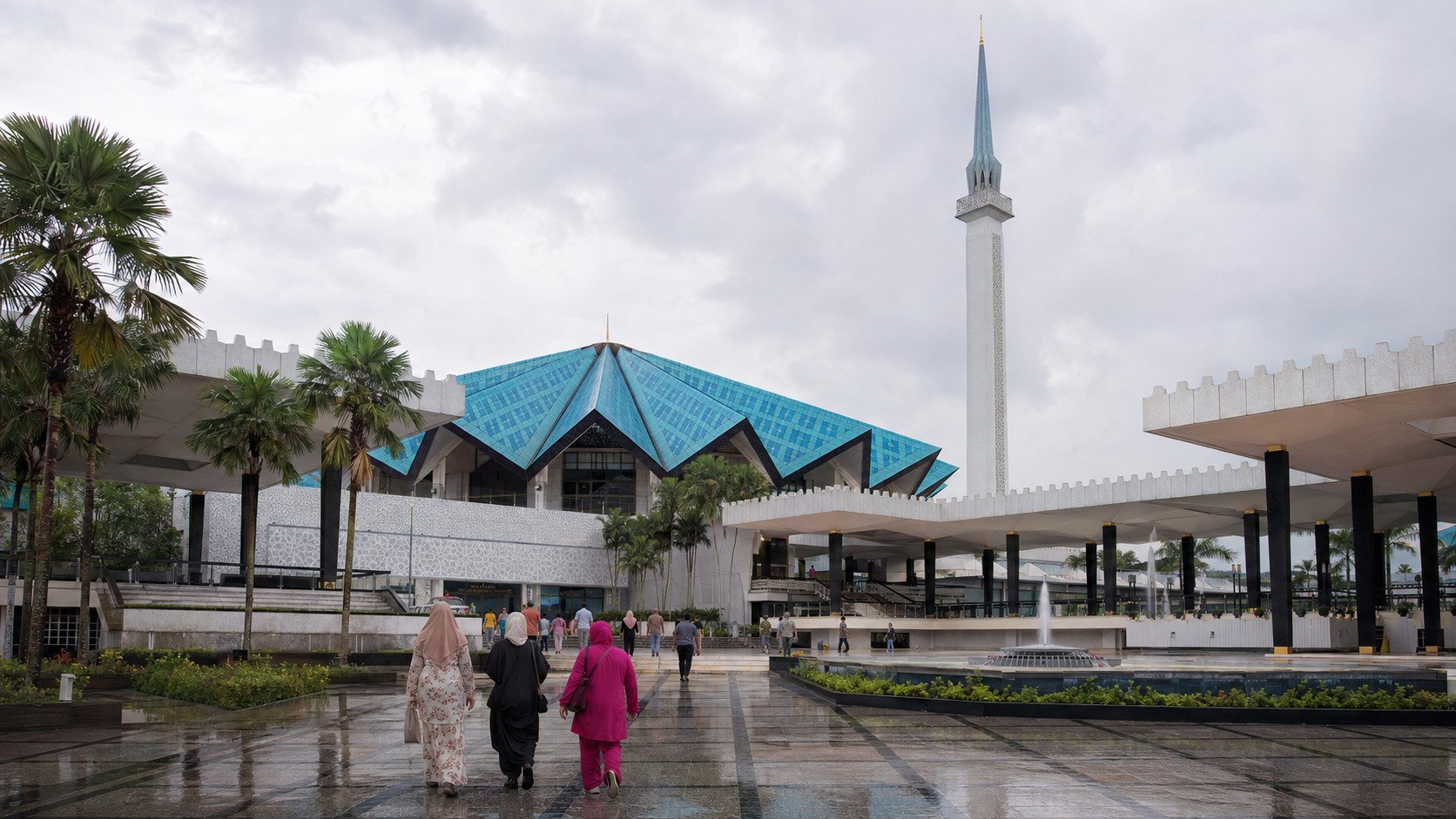 حیاط مسجد ملی مالزی